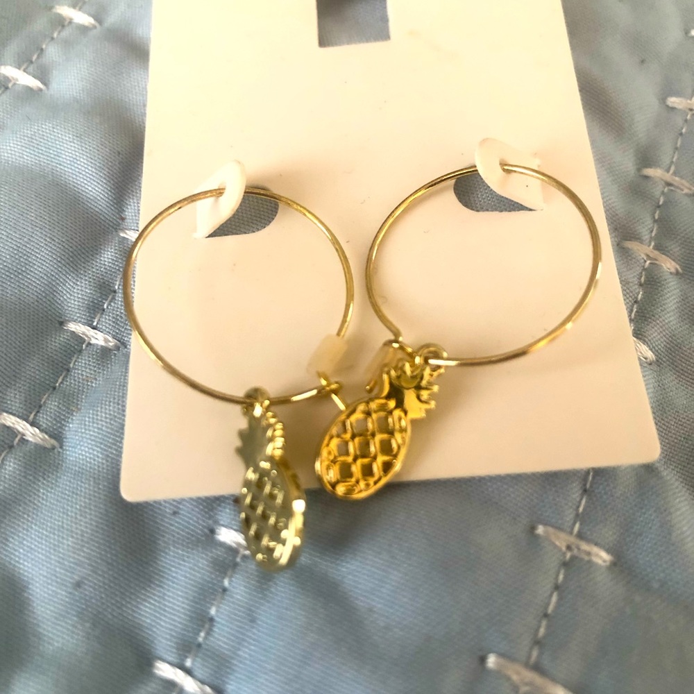 Gold pineapple hoop